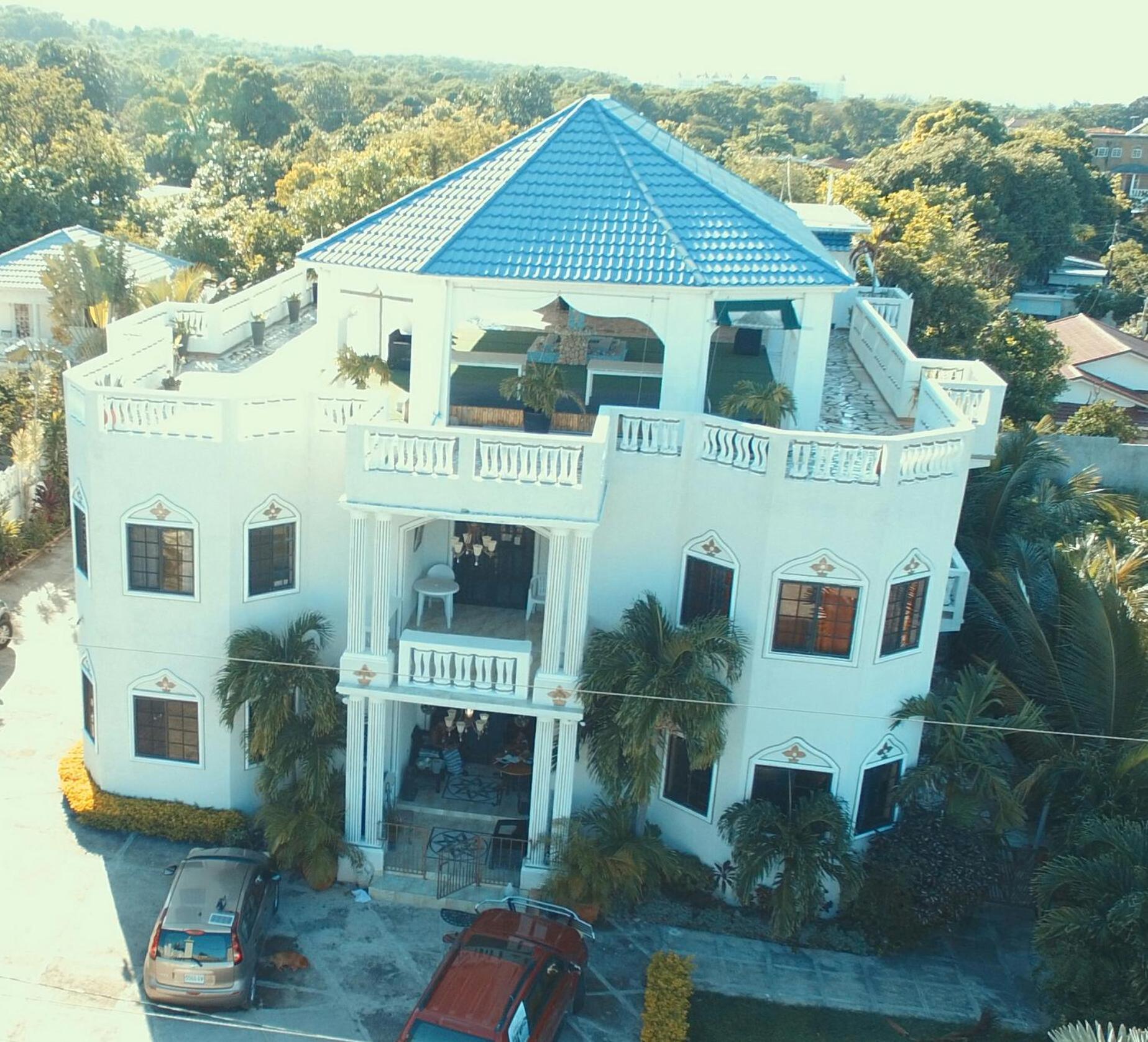 Little Savoy Guest House New Runaway Bay Eksteriør billede
