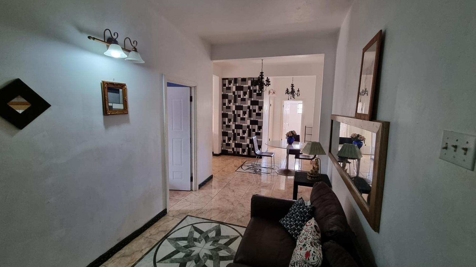 Little Savoy Guest House New Runaway Bay Eksteriør billede