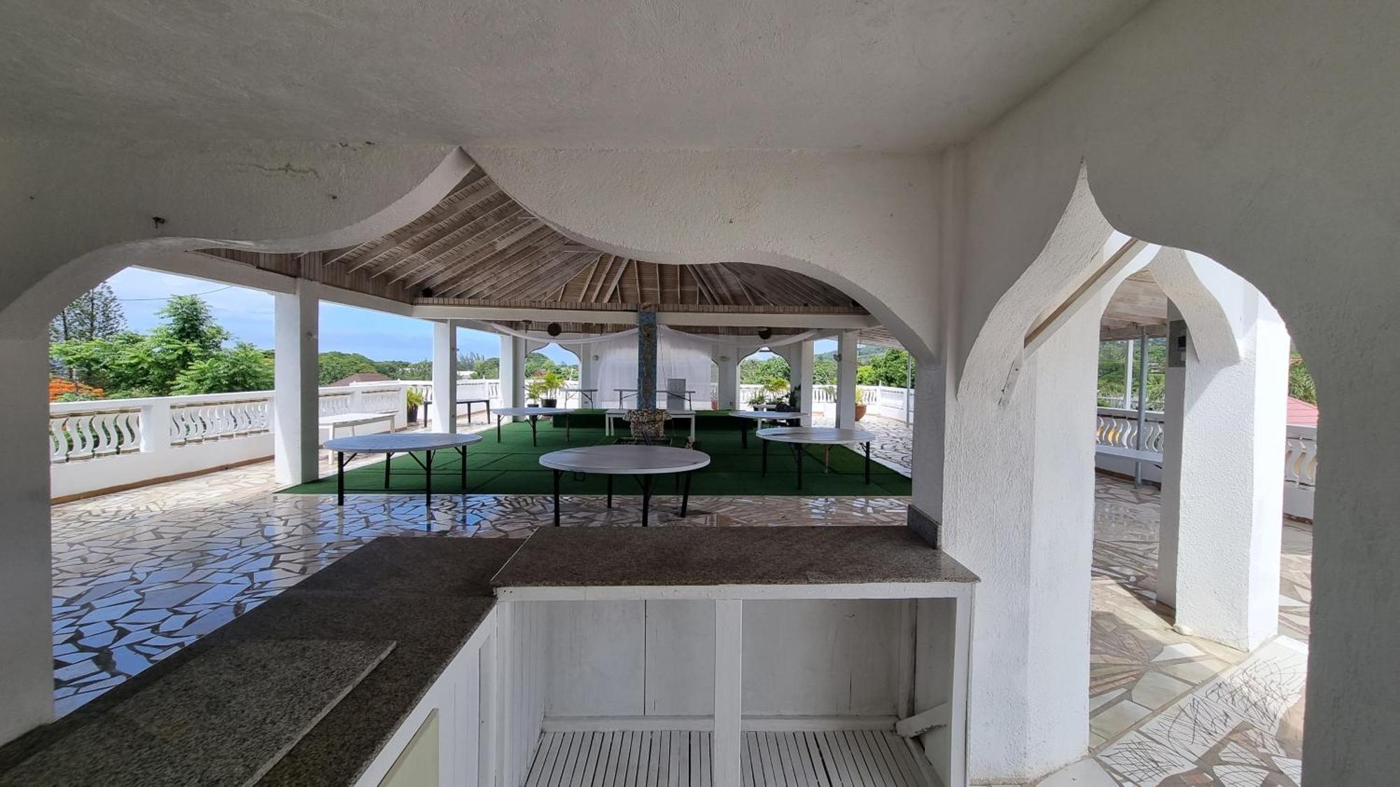 Little Savoy Guest House New Runaway Bay Eksteriør billede